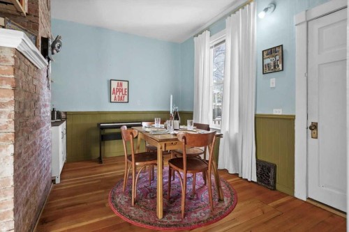 1038 1 Avenue Nw, Calgary, AB - Indoor