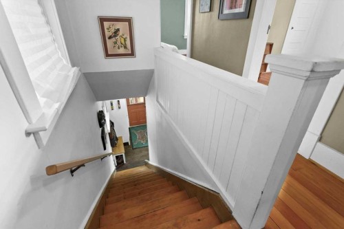 1038 1 Avenue Nw, Calgary, AB - Indoor Photo Showing Other Room