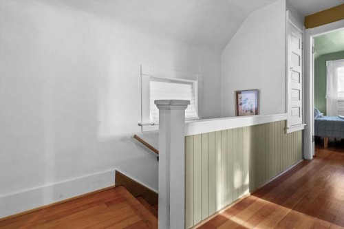 1038 1 Avenue Nw, Calgary, AB - Indoor Photo Showing Other Room