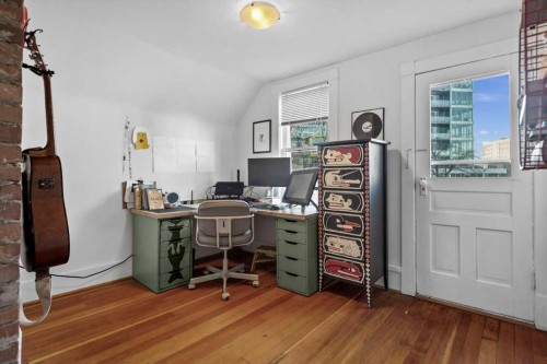 1038 1 Avenue Nw, Calgary, AB - Indoor Photo Showing Office