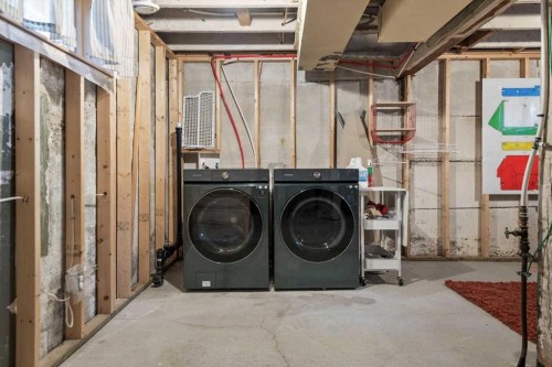 1038 1 Avenue Nw, Calgary, AB - Indoor Photo Showing Laundry Room