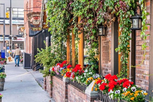 1038 1 Avenue Nw, Calgary, AB - Outdoor