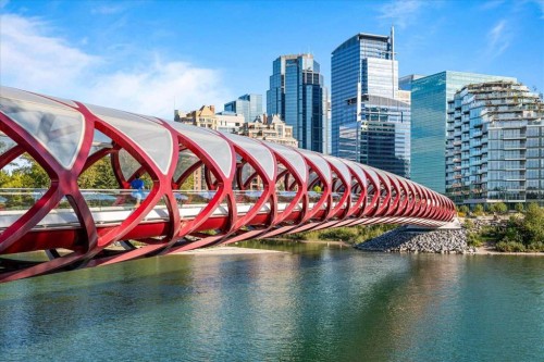 1038 1 Avenue Nw, Calgary, AB - Outdoor With Body Of Water