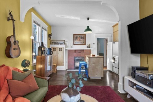 1038 1 Avenue Nw, Calgary, AB - Indoor With Fireplace