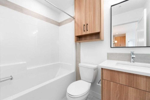 7211-1802 Mahogany Boulevard Se, Calgary, AB - Indoor Photo Showing Bathroom