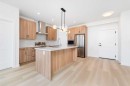 7211-1802 Mahogany Boulevard Se, Calgary, AB  - Indoor Photo Showing Kitchen 