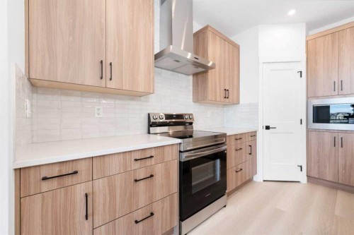 7211-1802 Mahogany Boulevard Se, Calgary, AB - Indoor Photo Showing Kitchen