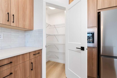 7211-1802 Mahogany Boulevard Se, Calgary, AB - Indoor With Storage