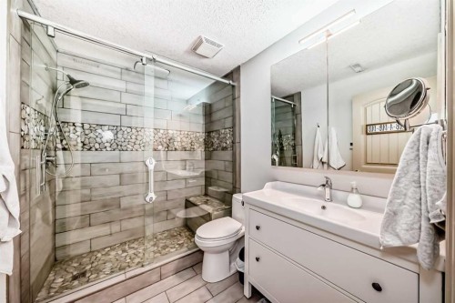 1516 Montrose Terrace Se, High River, AB - Indoor Photo Showing Bathroom