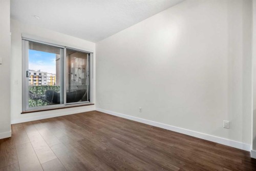 202-88 9 Street Ne, Calgary, AB - Indoor Photo Showing Other Room