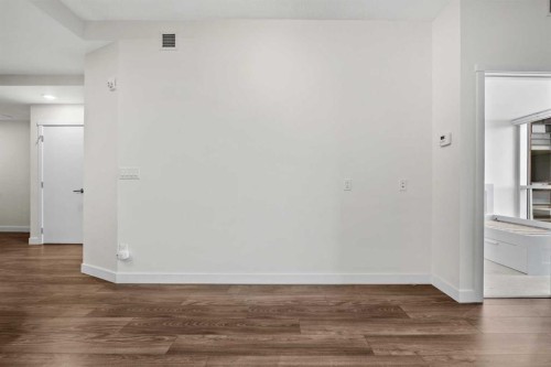 202-88 9 Street Ne, Calgary, AB - Indoor Photo Showing Other Room