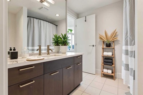 2304-433 11 Avenue Se, Calgary, AB - Indoor Photo Showing Bathroom