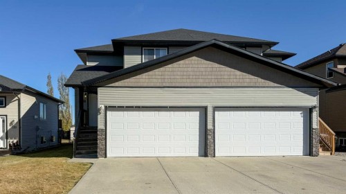 728 Carriage Lane Drive  Carstairs, AB T0M 0N0