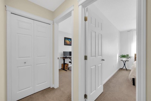 128 Country Village Manor Ne, Calgary, AB - Indoor Photo Showing Other Room