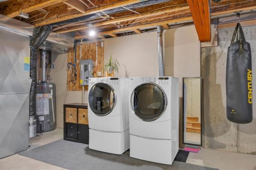 128 Country Village Manor Ne, Calgary, AB - Indoor Photo Showing Laundry Room