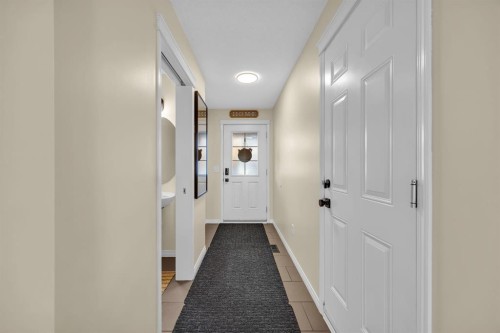 128 Country Village Manor Ne, Calgary, AB - Indoor Photo Showing Other Room