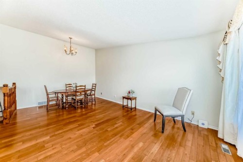35 Ray Avenue, Red Deer, AB - Indoor Photo Showing Dining Room