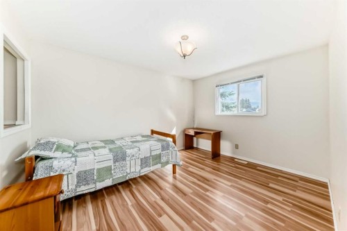 35 Ray Avenue, Red Deer, AB - Indoor Photo Showing Bedroom