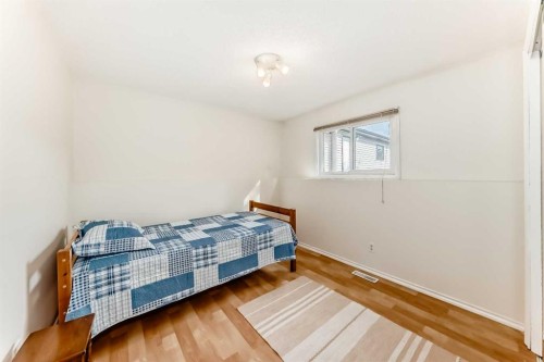 35 Ray Avenue, Red Deer, AB - Indoor Photo Showing Bedroom