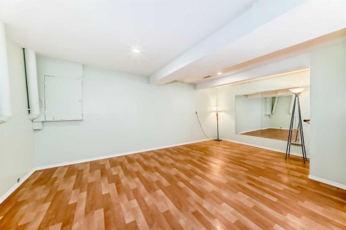 35 Ray Avenue, Red Deer, AB - Indoor Photo Showing Other Room