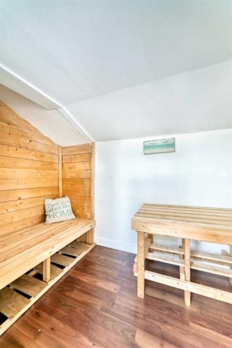 35 Ray Avenue, Red Deer, AB - Indoor Photo Showing Other Room