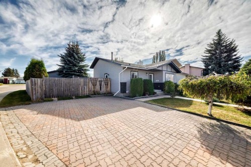 35 Ray Avenue, Red Deer, AB - Outdoor