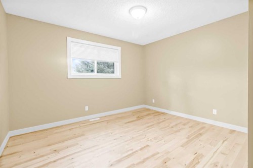 16279 10 Street Sw, Calgary, AB - Indoor Photo Showing Other Room