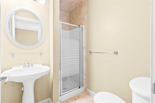 16279 10 Street Sw, Calgary, AB - Indoor Photo Showing Bathroom