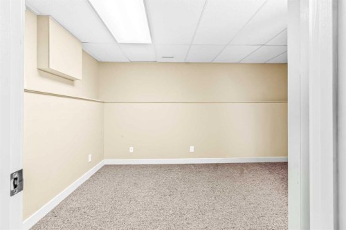 16279 10 Street Sw, Calgary, AB - Indoor Photo Showing Other Room