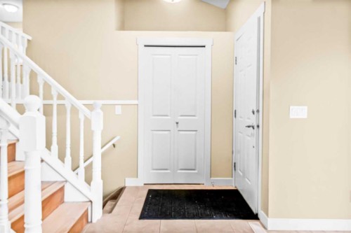 16279 10 Street Sw, Calgary, AB - Indoor Photo Showing Other Room