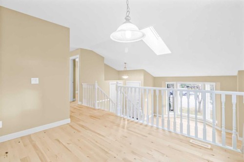 16279 10 Street Sw, Calgary, AB - Indoor Photo Showing Other Room