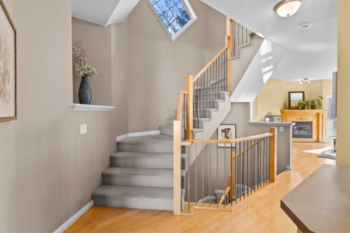 147 Hampstead Green Nw, Calgary, AB - Indoor Photo Showing Other Room