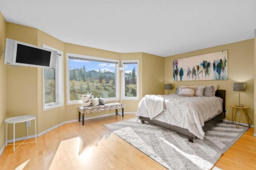 147 Hampstead Green Nw, Calgary, AB - Indoor Photo Showing Bedroom