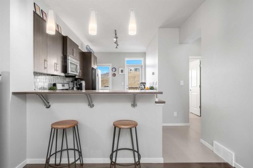 444 Ascot Circle Sw, Calgary, AB - Indoor Photo Showing Kitchen
