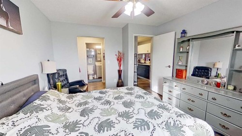 406-11 Dover Point Se, Calgary, AB - Indoor Photo Showing Bedroom