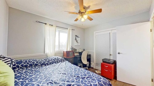 406-11 Dover Point Se, Calgary, AB - Indoor Photo Showing Bedroom