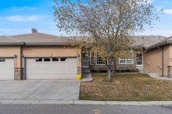84 Shannon Estates Terrace SW Calgary, AB T2Y 4C6