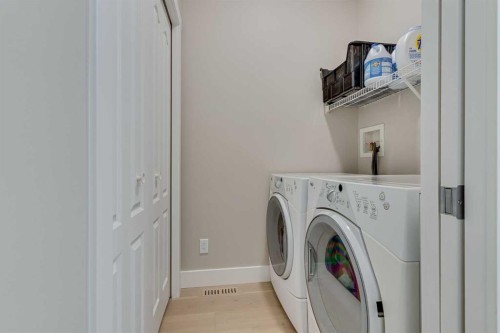 84 Shannon Estates Terrace Sw, Calgary, AB - Indoor Photo Showing Laundry Room