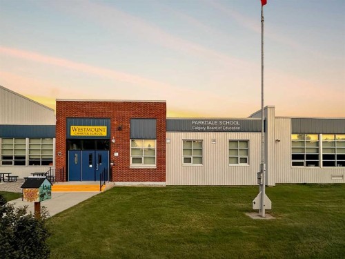 915 32 Street Nw, Calgary, AB - Outdoor