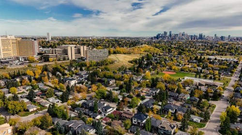 915 32 Street Nw, Calgary, AB - Outdoor With View