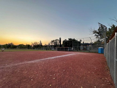 915 32 Street Nw, Calgary, AB - Outdoor With View
