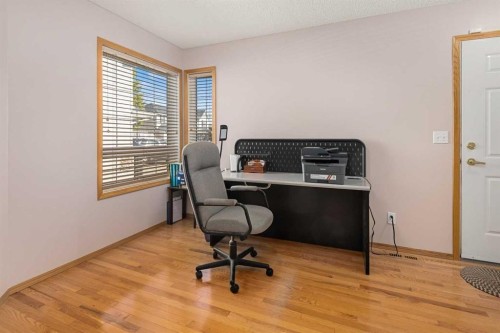 17-1200 Milt Ford Lane, Carstairs, AB - Indoor Photo Showing Office