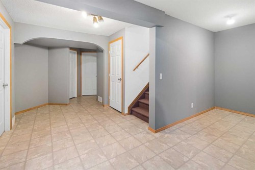 17-1200 Milt Ford Lane, Carstairs, AB - Indoor Photo Showing Other Room