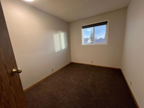 99 Martinwood Road Ne, Calgary, AB - Indoor Photo Showing Other Room