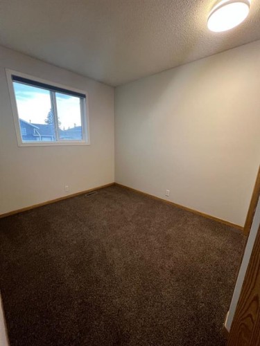99 Martinwood Road Ne, Calgary, AB - Indoor Photo Showing Other Room