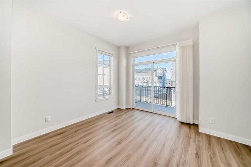 986 Sherwood Boulevard Nw, Calgary, AB - Indoor Photo Showing Other Room