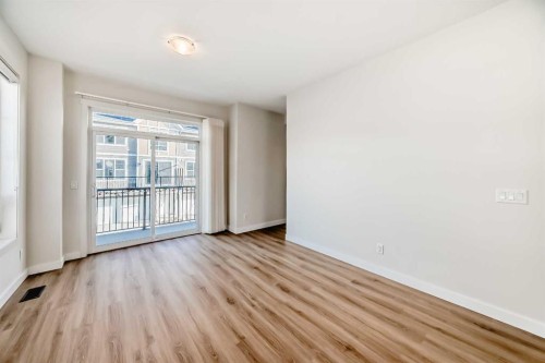 986 Sherwood Boulevard Nw, Calgary, AB - Indoor Photo Showing Other Room