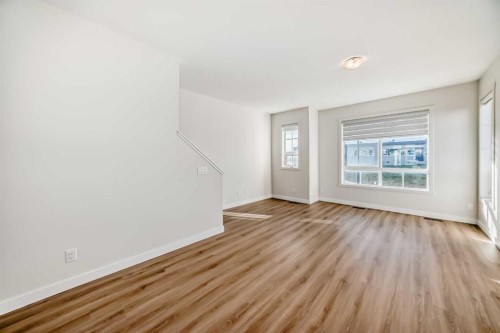 986 Sherwood Boulevard Nw, Calgary, AB - Indoor Photo Showing Other Room