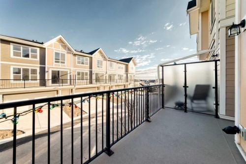 986 Sherwood Boulevard Nw, Calgary, AB - Outdoor With Exterior