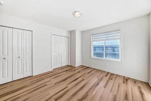 986 Sherwood Boulevard Nw, Calgary, AB - Indoor Photo Showing Other Room